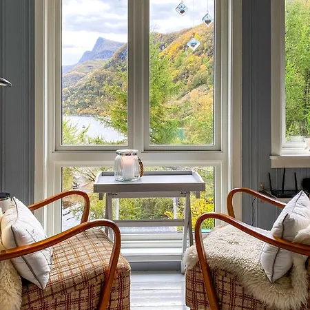 4 Bedroom In Deknepollen * Måløy