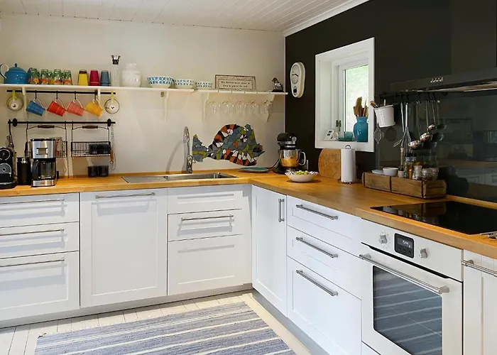 4 Bedroom In Deknepollen