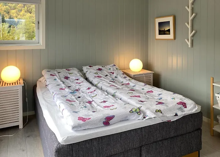 4 Bedroom In Deknepollen Casa vacanze Maloy