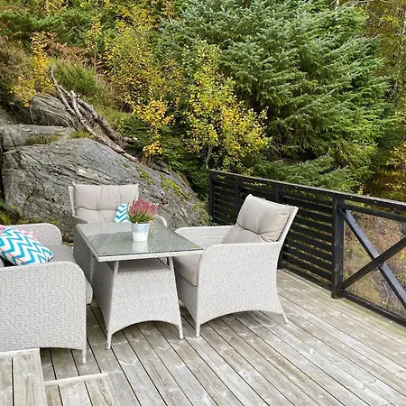 4 Bedroom In Deknepollen * Maloy