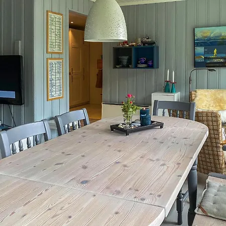 4 Bedroom In Deknepollen Maloy